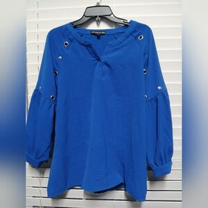 Pre-owned Adrienne Vittadini  Blue Women's Top with Eyelet Details